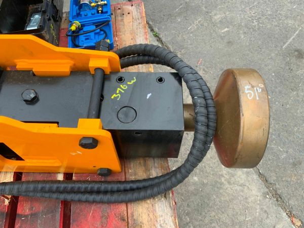 UNUSED SKID STEER HAMMER / POST DRIVER....376w. 377208484