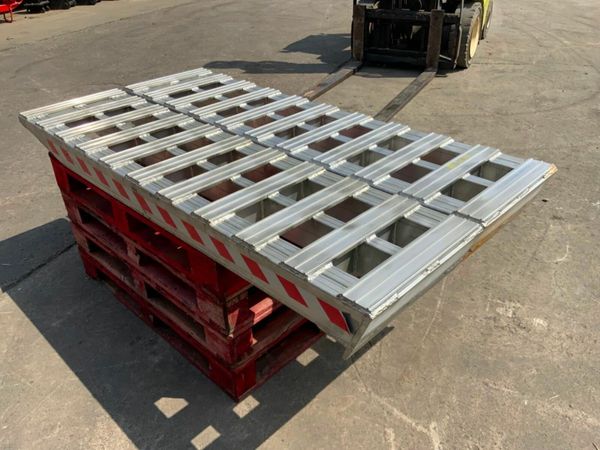20t   ALUMINIUM TRAILER LOADING RAMPS.......5025. 377208507