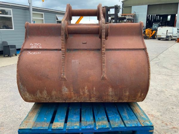 48" JCB DIGGING BUCKET.....80mm PINS.......1191t. 377208521