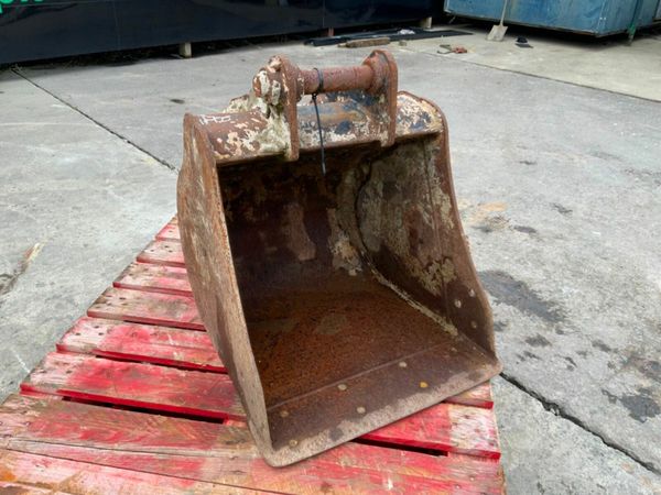 24" CATERPILLAR BUCKET....45mm PINS.........192/1. 377208765