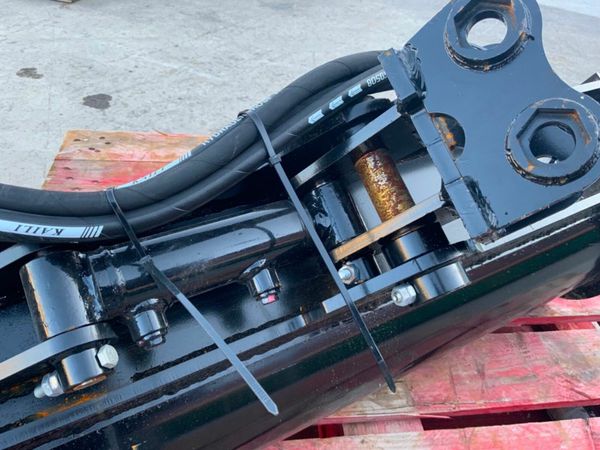 NEW 32" TILTING BUCKET....25mm PINS........220w.. 377208788