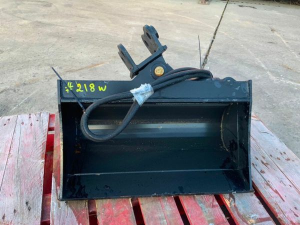 24" MEVA TILTING BUCKET....25mm PINS......218w. 377208792