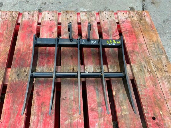 MICRO DIGGER LAWN RAKE....20mm PINS......258w. 377208823