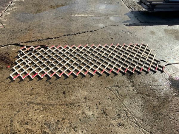 SAFETY TRELLIS BARRIERS / WALKWAYS.. 377208927