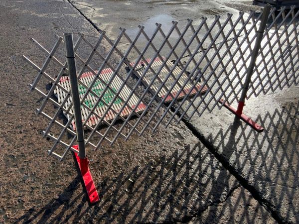 SAFETY TRELLIS BARRIERS / WALKWAYS.. 377208934