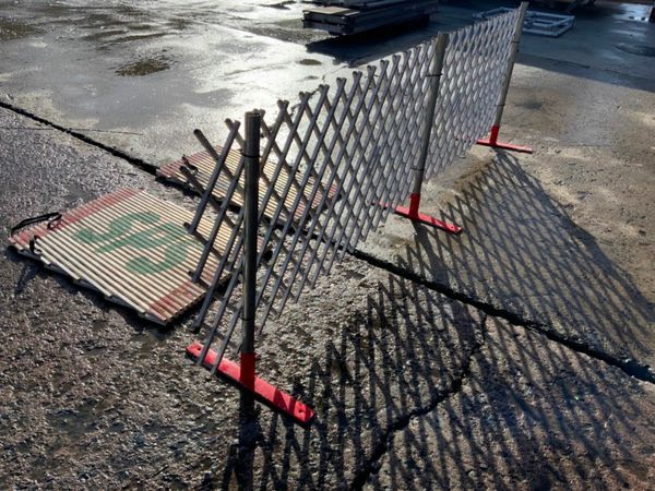 SAFETY TRELLIS BARRIERS / WALKWAYS.. 377208935