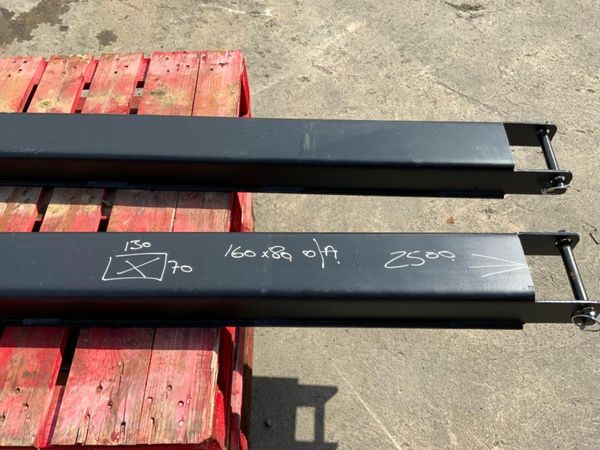 2.5mt FORKLIFT TRUCK EXTENSION FORKS.....250. 377209239