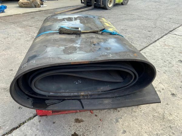 25ft x 62" RUBBER CONVEYOR MATTING......2562. 377209316