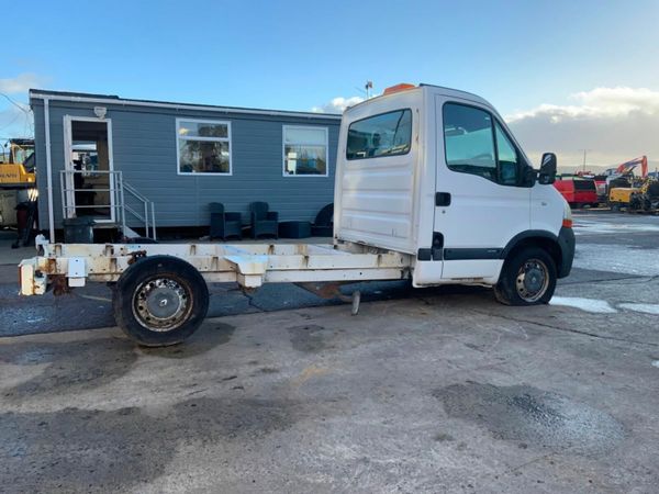 RENAULT MASTER 2.5lt   AUTOMATIC............PARTS. 377209508