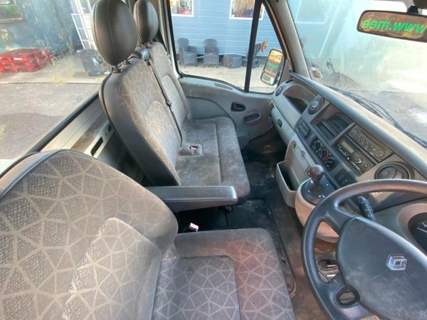 RENAULT MASTER 2.5lt   AUTOMATIC............PARTS. 377209511