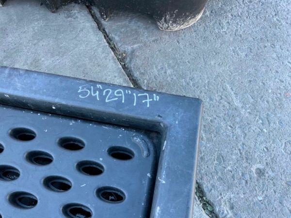 UNUSED SPILL CONTAINMENT TRAYS........2281. 377209641