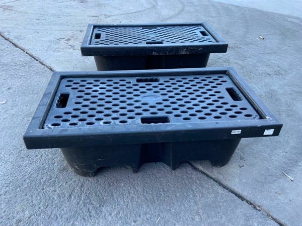 UNUSED SPILL CONTAINMENT TRAYS........2281. 377209638