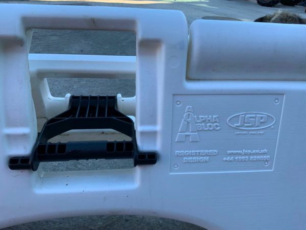 WATER FILLED / FOLDING PEDESTRIAN BARRIERS. 377209783