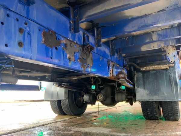 TWIN WHEEL CURTAINSIDE TRAILER CHASSIS...188 377209721