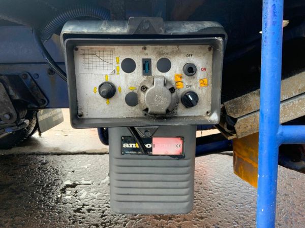 TWIN WHEEL CURTAINSIDE TRAILER CHASSIS...188 377209722