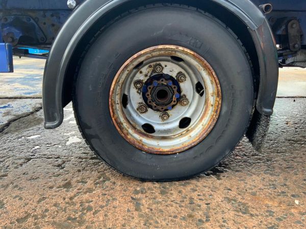 TWIN WHEEL CURTAINSIDE TRAILER CHASSIS...188 377209724