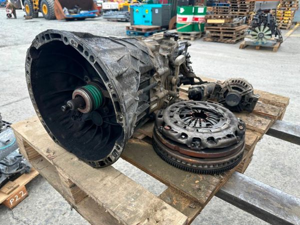 14 MERCEDES sprinter engine parts 377209825