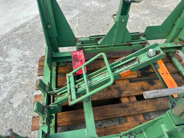 tractor stillage 377210174