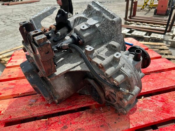 2012 POLO 1.2 TDI GEARBOX....P20G85 377210261