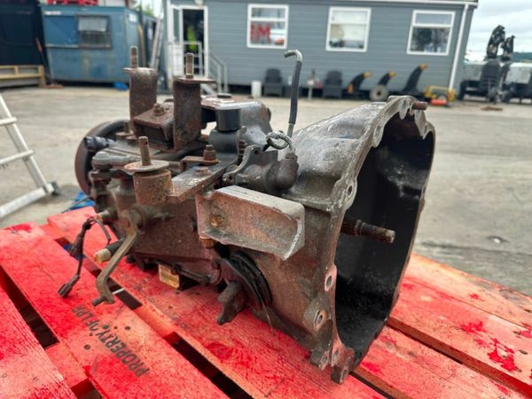 2001 ISUZU NPR ...2.8 GEARBOX.....P17G71 377210455
