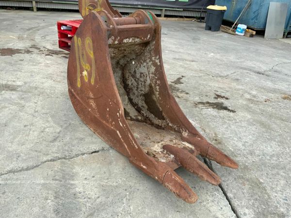 24" MILLER SCOOP BUCKET.....80mm PINS........149. 377210567