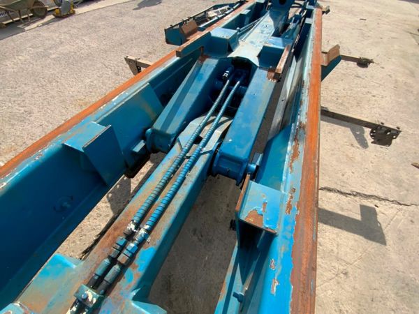 2017 BOUGHTON 8132 BIG HOOK SKIP GEAR.....772.. 377210595