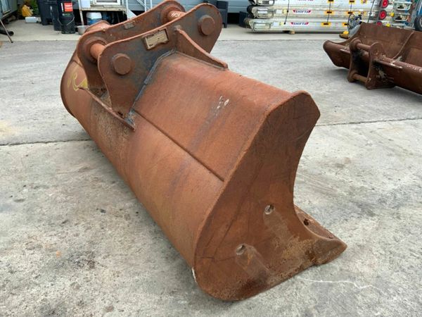 84" HILL GRADING BUCKET.....80mm PINS.....152.. 377210640