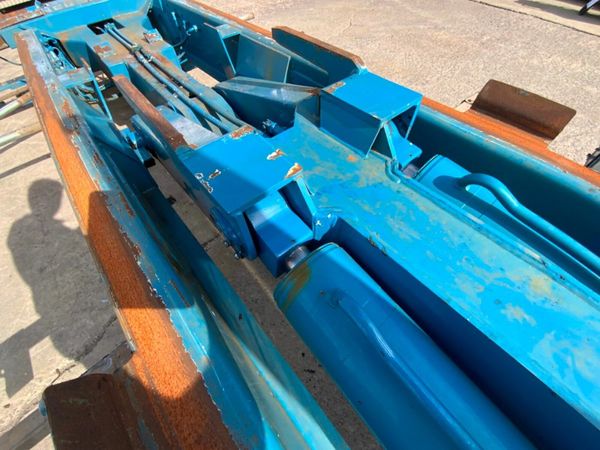 2017 BOUGHTON 8132 BIG HOOK SKIP GEAR.....772.. 377210601