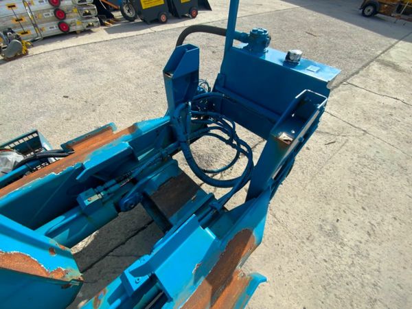 2017 BOUGHTON 8132 BIG HOOK SKIP GEAR.....772.. 377210603