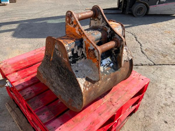 24" CATERPILLAR BUCKET...45mm PINS......177. 377210613