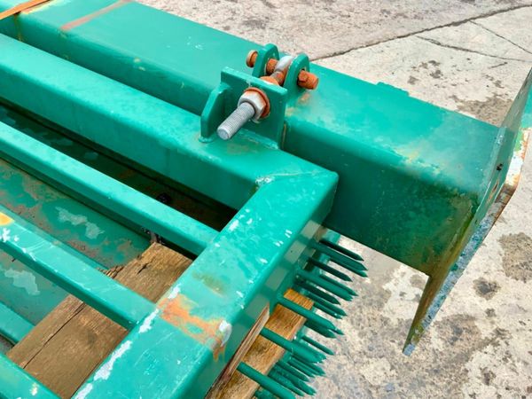 GALVANISED SECURITY FENCING & POSTS.......4256.. 377210760