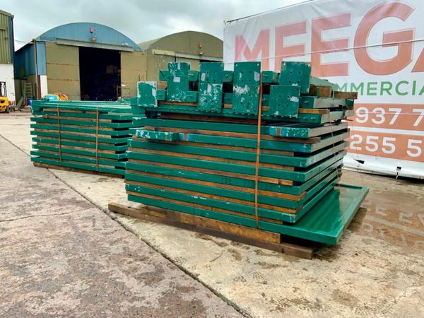 GALVANISED SECURITY FENCING & POSTS.......4256.. 377210765