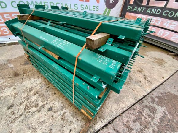 GALVANISED SECURITY FENCING & POSTS.......4256.. 377210769