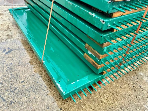 GALVANISED SECURITY FENCING & POSTS.......4256.. 377210771