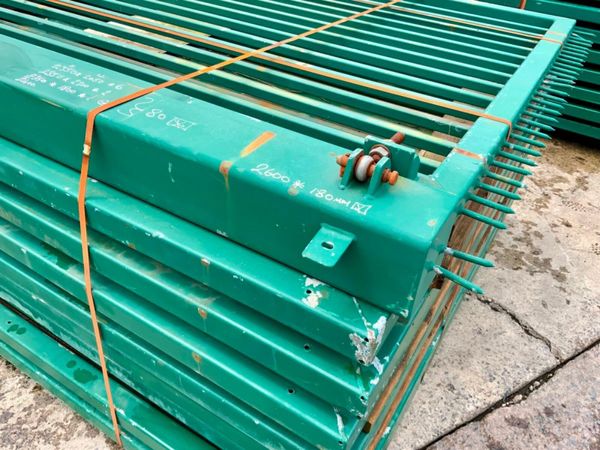 GALVANISED SECURITY FENCING & POSTS.......4256.. 377210777