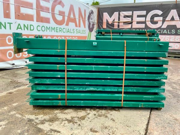 GALVANISED SECURITY FENCING & POSTS.......4256.. 377210778