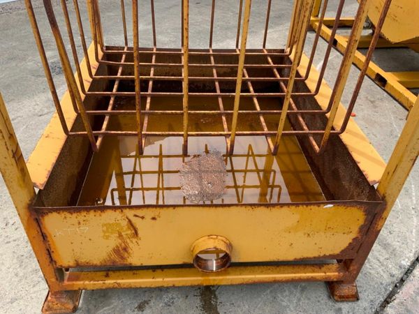 KELLY TANK SETTLEMENT TANK & STILLAGES..940t 377210722