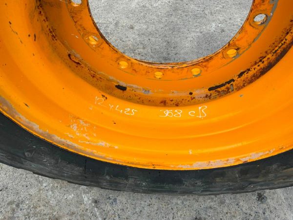 17.5 x 25 TELEPORTER / LOADER RIMS & TYRES. 377210951