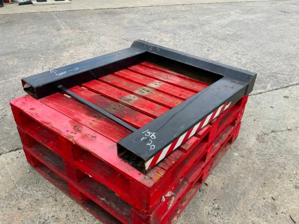 FORK LIFT PUSHING  ATTACHMENT. 377210970