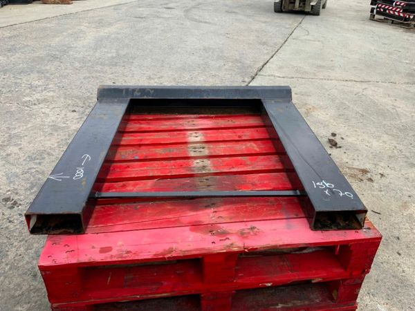 FORK LIFT PUSHING  ATTACHMENT. 377210971