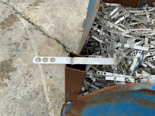 8" STAINLESS STEEL  FRAME TIES / WALL TIES. 377210979