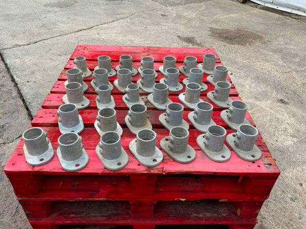 BOLT DOWN BASE PLATE CLAMPS....2.5" PIPING. 377210999