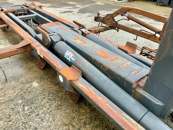 VDL HOOK LOADER SKIP GEAR.........4056. 377210932