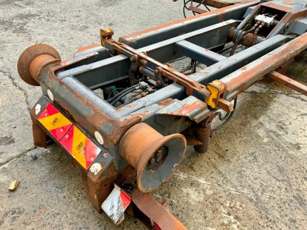 VDL HOOK LOADER SKIP GEAR.........4056. 377210935