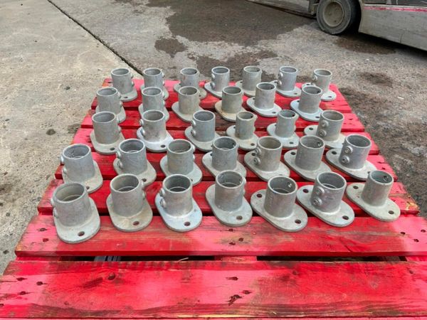 BOLT DOWN BASE PLATE CLAMPS....2.5" PIPING. 377211002