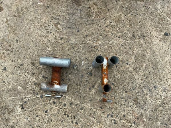 SCAFFOLDING PIPE BRACKETS. 377211028