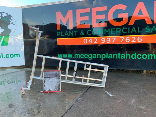 POP UP ALUMINIUM SCAFFOLDING PODIUM......707. 377211153