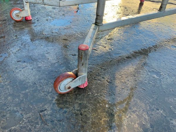 POP UP ALUMINIUM SCAFFOLDING PODIUM......707. 377211155