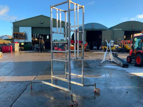 POP UP ALUMINIUM SCAFFOLDING PODIUM......707. 377211158