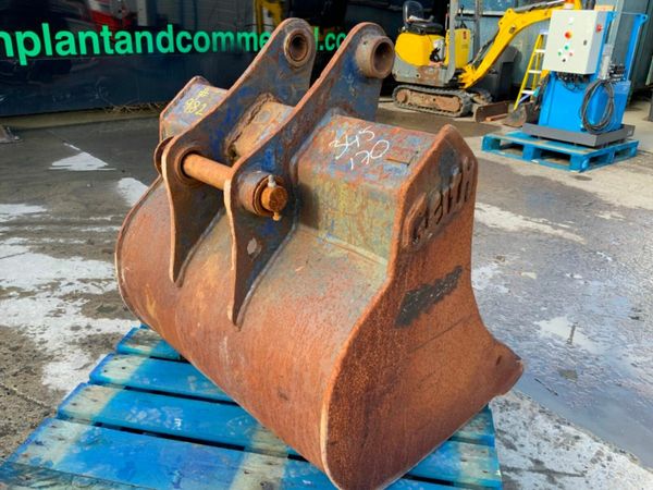 30" GEITH DIGGING BUCKET....45mm PINS....982-30. 377211368